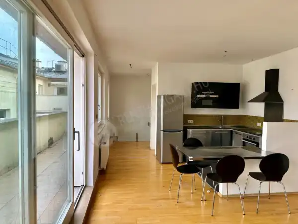 Eladó téglalakás, Budapest, V. kerület 3 szoba 102 m² 355000 M Ft