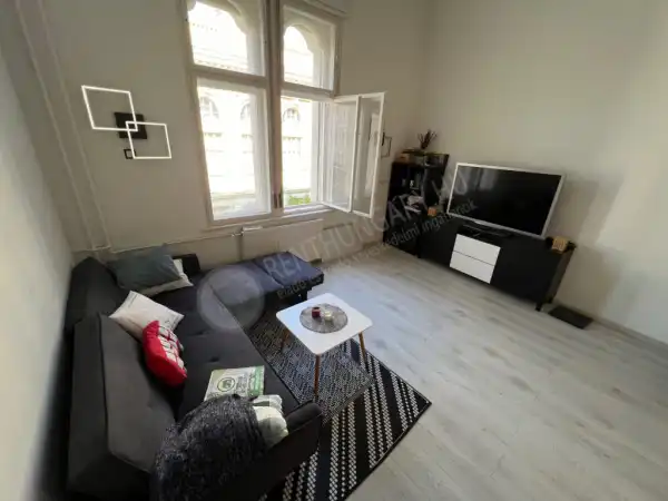 Kiadó téglalakás, Budapest, V. kerület 1+1 szoba 48 m² 320 E Ft/hó